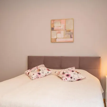 Easyrooms Dzirnavu * 리가